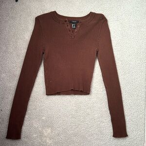 Brown cropped ribbed shirt